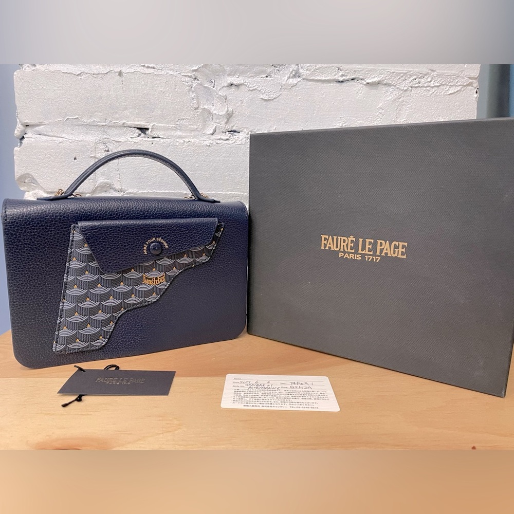 Faurē Le Page Calibre 21 Paris Blue Scale Canvas & Navy Leather Great Condition